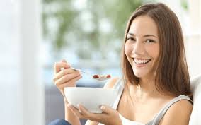 que manger après implant dentaire